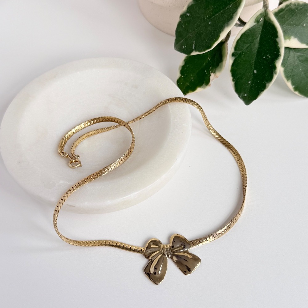 Vintage Gold Tone Bow Necklace 80s Coquette Flirty Romantic feminine Herringbone